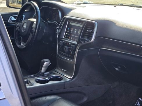 Used 2018 Jeep Grand Cherokee Limited image 7