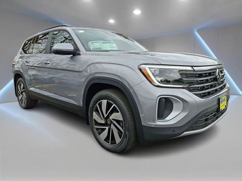 New 2026 Volkswagen Atlas SE image 2