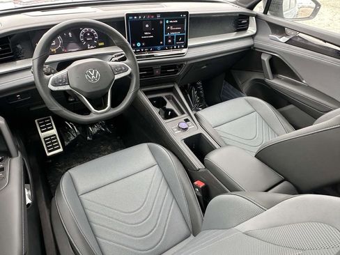 New 2026 Volkswagen Tiguan SE R-Line AWD/4WD image 10