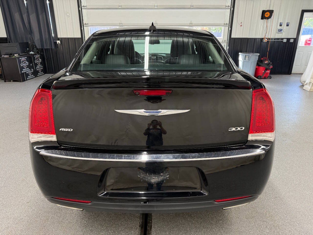 Used 2016 Chrysler 300 Limited w/ Driver Convenience Group AWD/4WD image 5