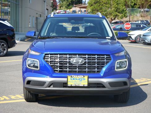 New 2025 Hyundai Venue Limited image 2