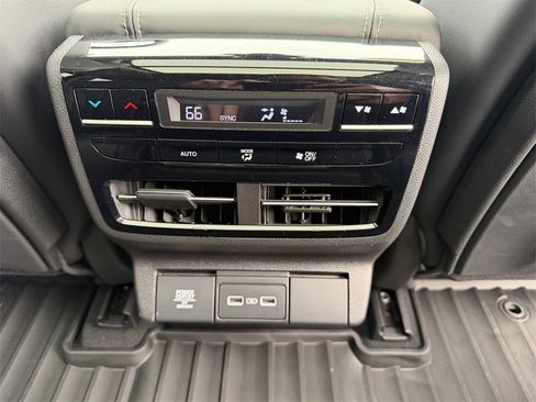 Used 2022 Acura MDX FWD w/ Technology Package image 19