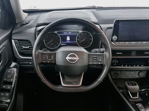Used 2025 Nissan Rogue SV AWD/4WD image 18