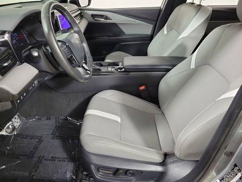 Used 2025 Toyota Camry SE FWD image 19