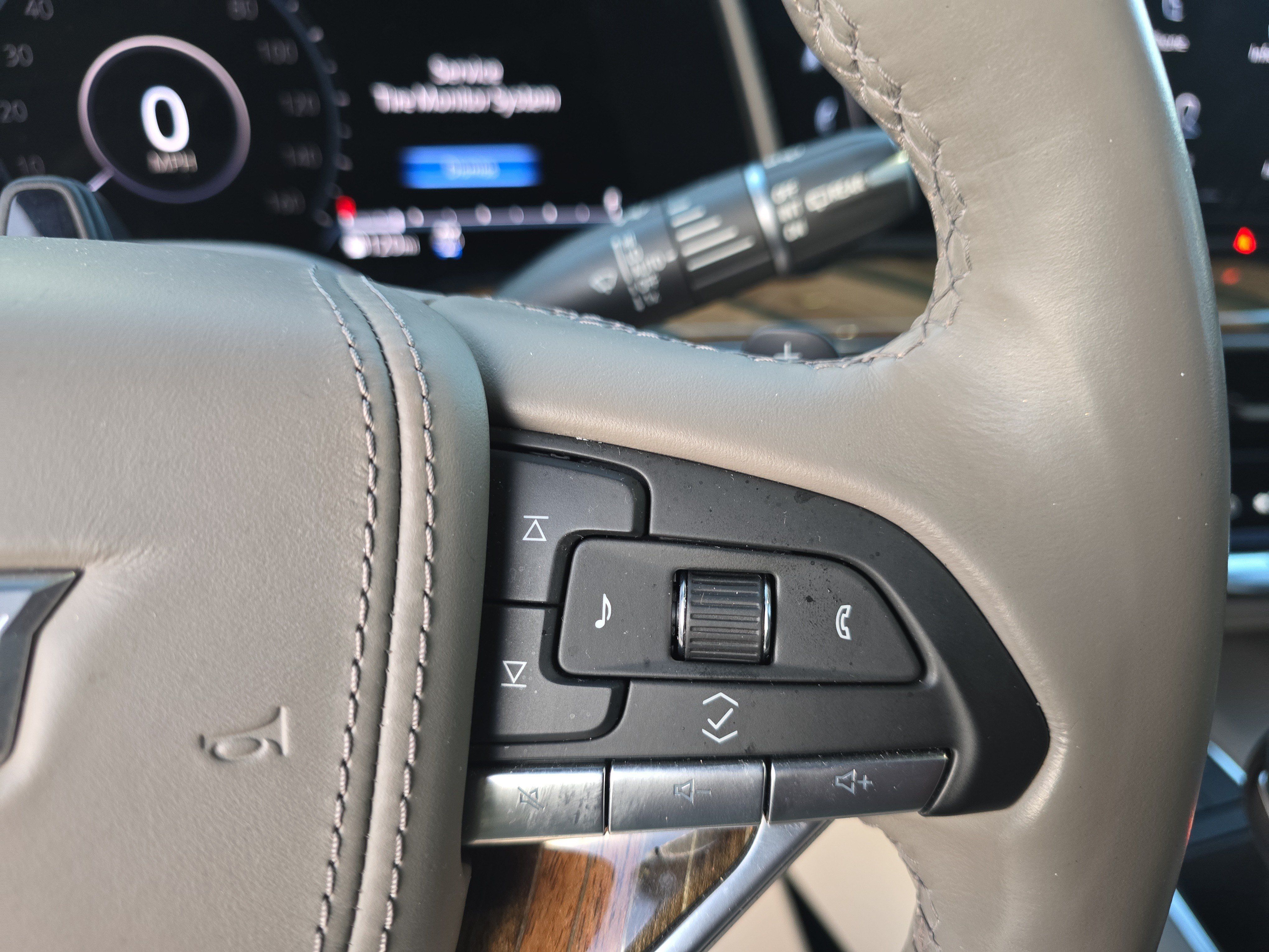 Used 2021 Cadillac Escalade ESV Premium Luxury Platinum AWD/4WD image 37