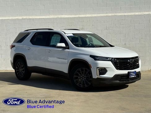 Used 2023 Chevrolet Traverse RS image 1