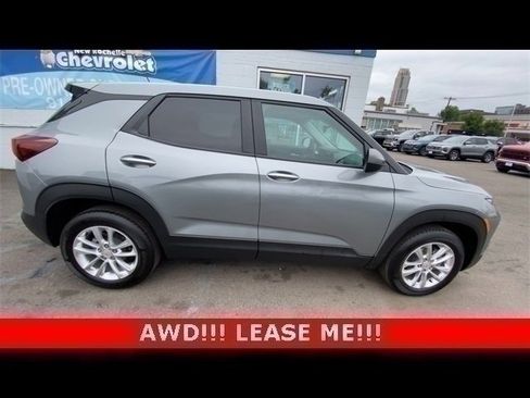 Used 2025 Chevrolet TrailBlazer LS w/ LS Convenience Package image 2