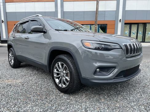 Used 2020 Jeep Cherokee Latitude Plus w/ Cold Weather Group AWD/4WD image 5