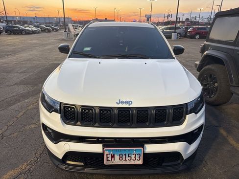 Used 2024 Jeep Compass Latitude w/ Sun and Sound Group image 2