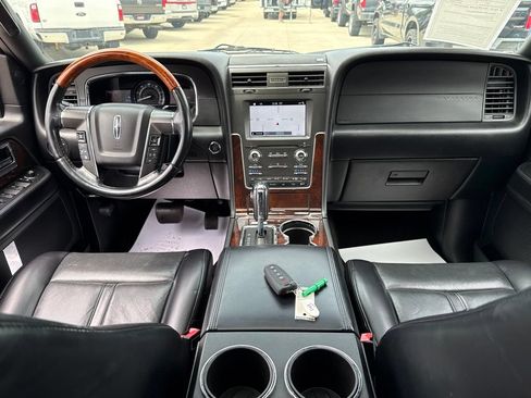 Used 2017 Lincoln Navigator Select AWD/4WD image 42