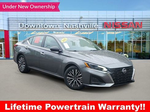 Certified 2025 Nissan Altima 2.5 SV FWD image 1