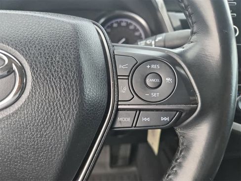 Used 2023 Toyota Camry SE image 18