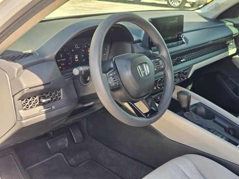 Used 2025 Honda Accord SE image 13