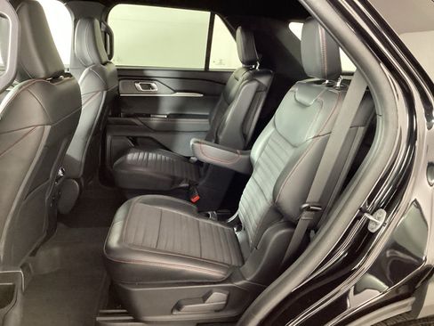 Used 2025 Ford Explorer ST-Line AWD/4WD image 14