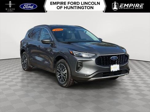 Used 2025 Ford Escape SE w/ PHEV Premium Package image 1