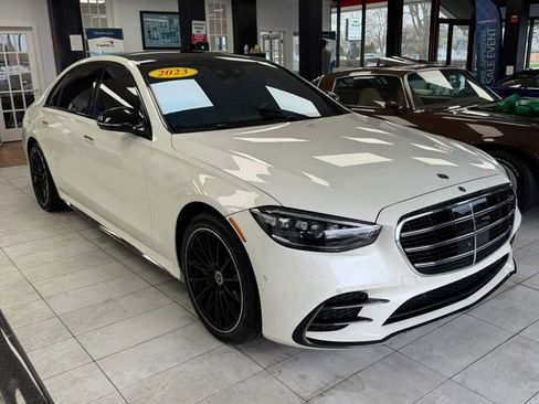 Used 2023 Mercedes-Benz S 500 4MATIC w/ AMG Line image 3