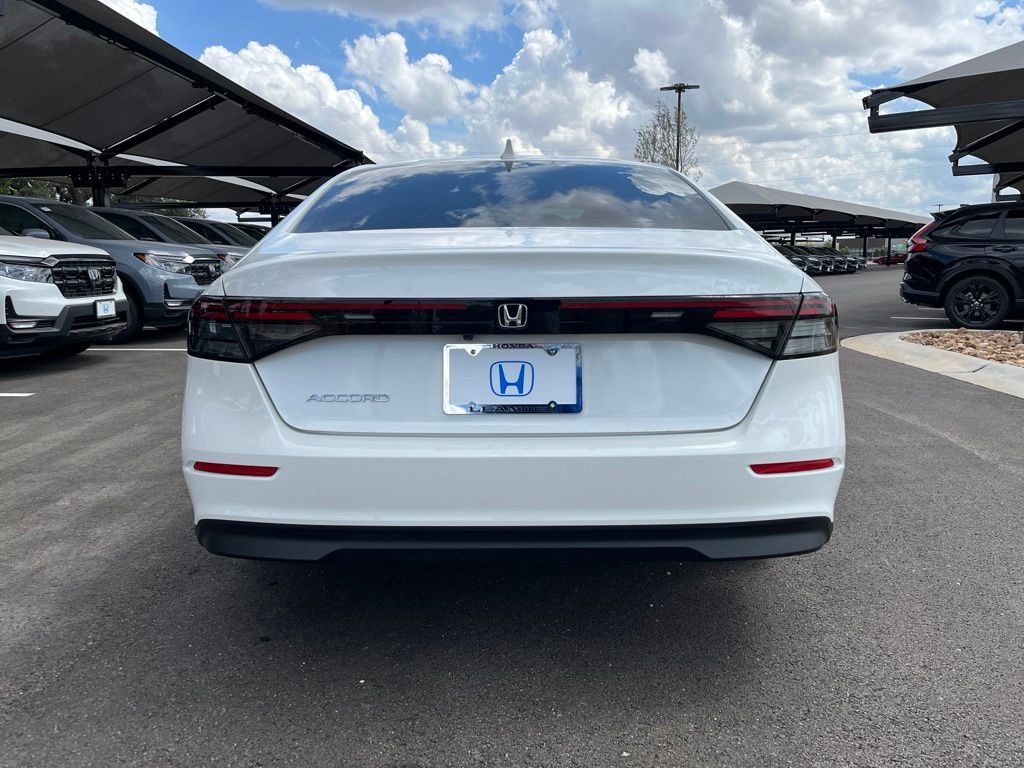 Certified 2025 Honda Accord LX image 5