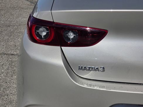 Used 2024 MAZDA MAZDA3 s FWD image 8