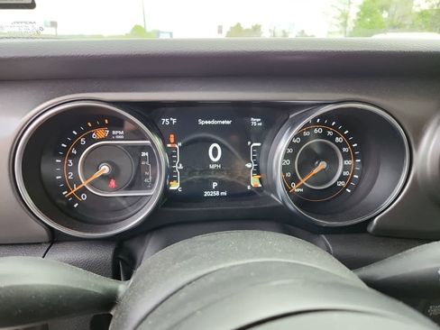 Used 2023 Jeep Wrangler Sport S image 9