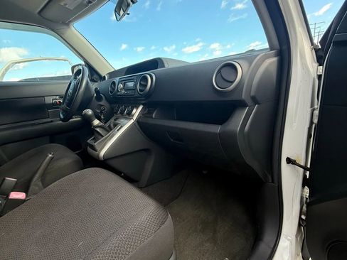 Used 2010 Scion xB image 28