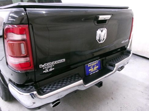 Used 2019 RAM 1500 Laramie AWD/4WD image 9