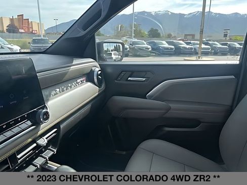 Used 2023 Chevrolet Colorado ZR2 w/ ZR2 Convenience Package III AWD/4WD image 39