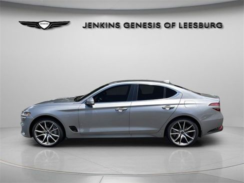 Used 2025 Genesis G70 2.5T image 7