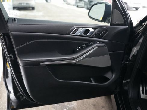 Used 2020 BMW X5 M50i w/ Executive Package image 37