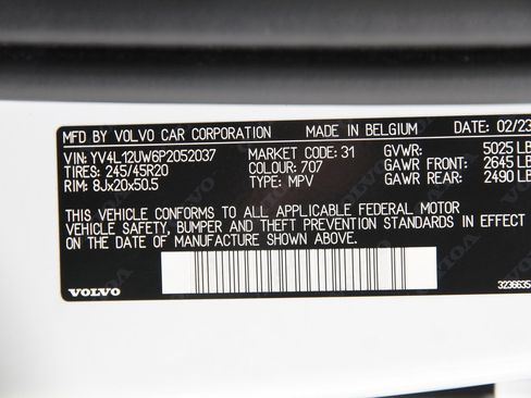 Used 2023 Volvo XC40 B5 Plus w/ Driver Assist Package image 22