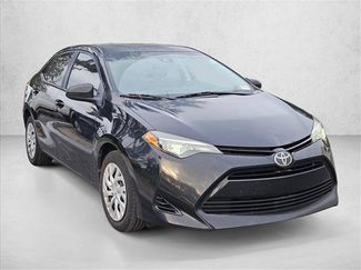 Used 2018 Toyota Corolla LE FWD video 3