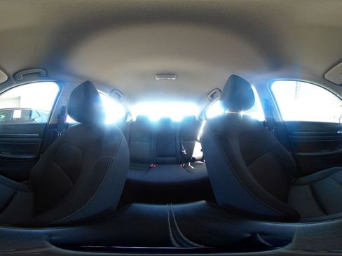 Used 2025 Nissan Altima 2.5 SV FWD image 43