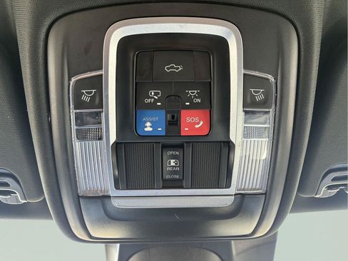 Used 2023 RAM 1500 Laramie AWD/4WD image 32