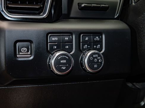 Used 2024 GMC Sierra 3500 Denali Ultimate AWD/4WD image 22
