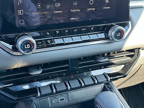 New 2026 GMC Canyon Elevation w/ Convenience Package image 14