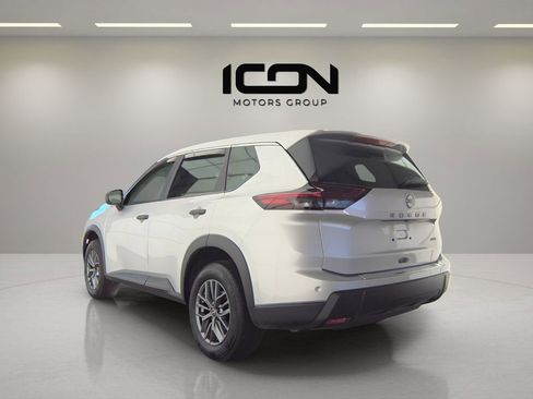 Used 2024 Nissan Rogue S AWD/4WD image 2