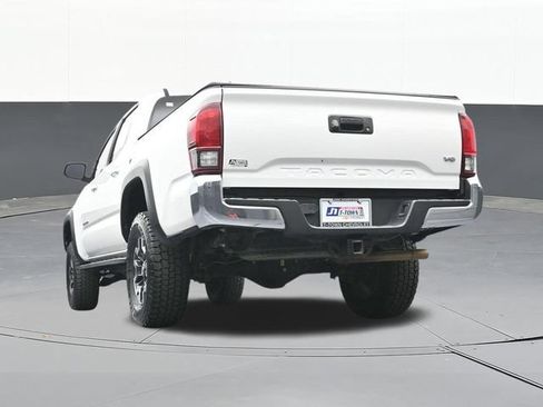 Used 2018 Toyota Tacoma TRD Off-Road AWD/4WD image 47