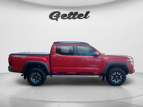 Used 2018 Toyota Tacoma TRD Off-Road AWD/4WD image 4