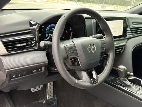 Certified 2025 Toyota Camry SE w/ Convenience Package image 22