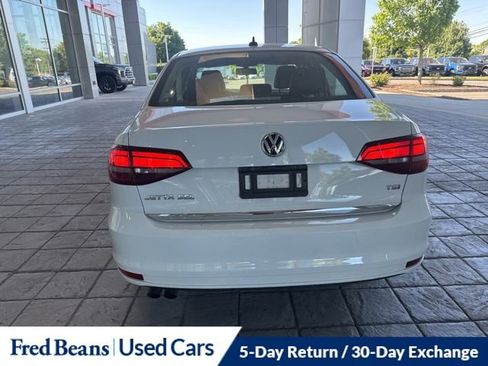 Used 2017 Volkswagen Jetta SEL FWD image 13