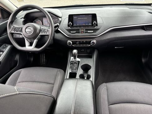 Used 2022 Nissan Altima 2.5 S FWD image 16