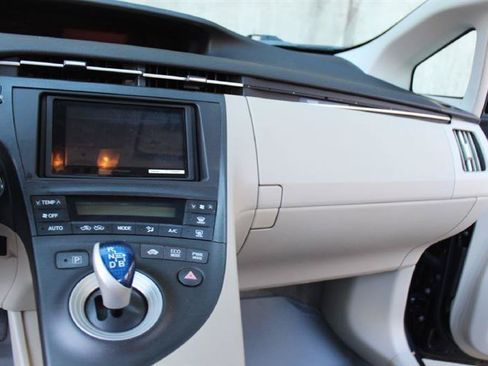 Used 2011 Toyota Prius Two FWD image 18