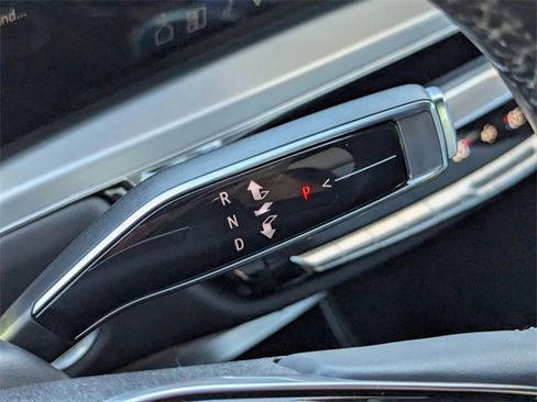 Used 2024 Cadillac Lyriq Sport image 33