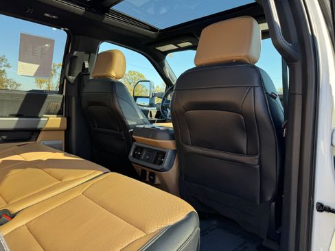 Used 2024 Ford F350 Lariat w/ Chrome Package image 15