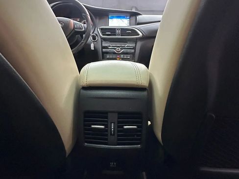 Used 2017 INFINITI QX30 Premium w/ Navigation Package image 33