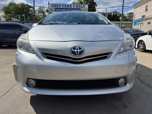 Used 2014 Toyota Prius V Five FWD image 3