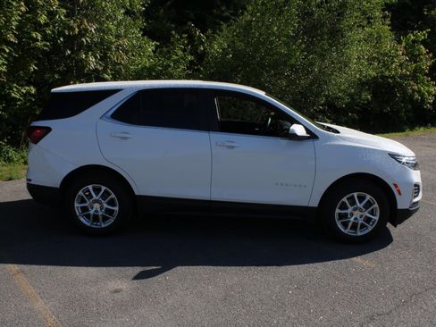 Used 2024 Chevrolet Equinox LT AWD/4WD image 4
