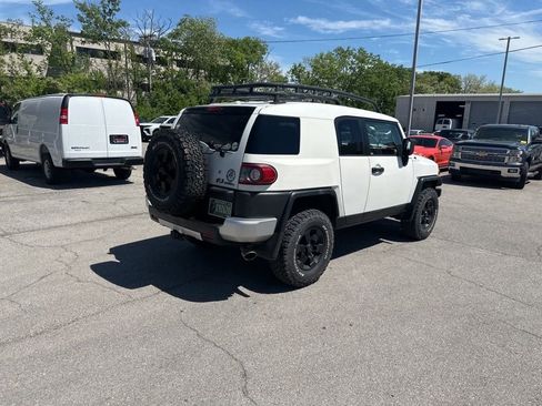 Used 2012 Toyota FJ Cruiser 4WD w/ Convenience Pkg image 5