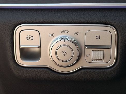 Used 2024 Mercedes-Benz GLS 450 4MATIC image 25