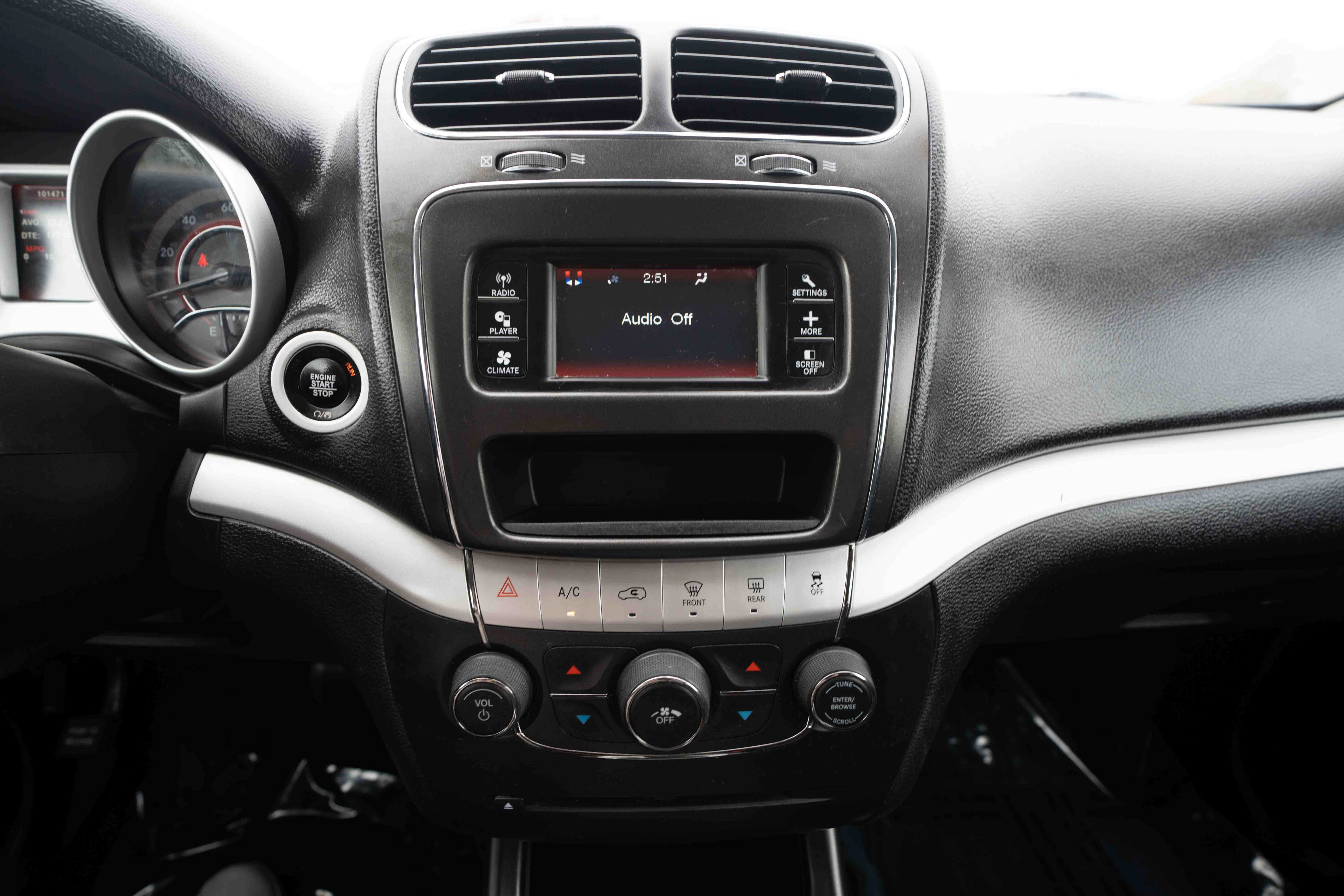 Used 2019 Dodge Journey SE FWD image 16