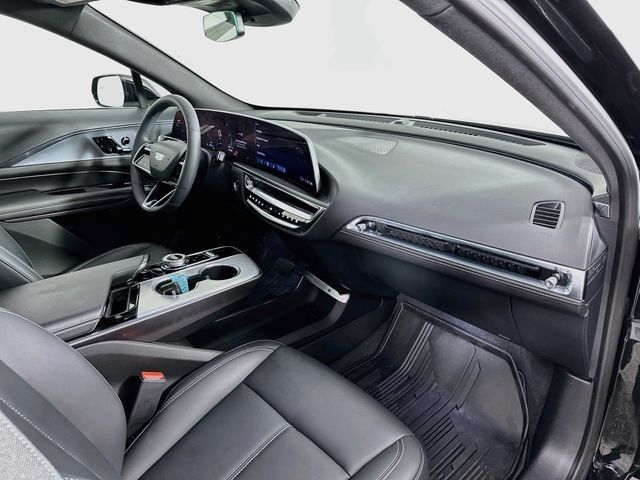 Used 2024 Cadillac Lyriq Tech w/ Driver Assist Package AWD/4WD image 28